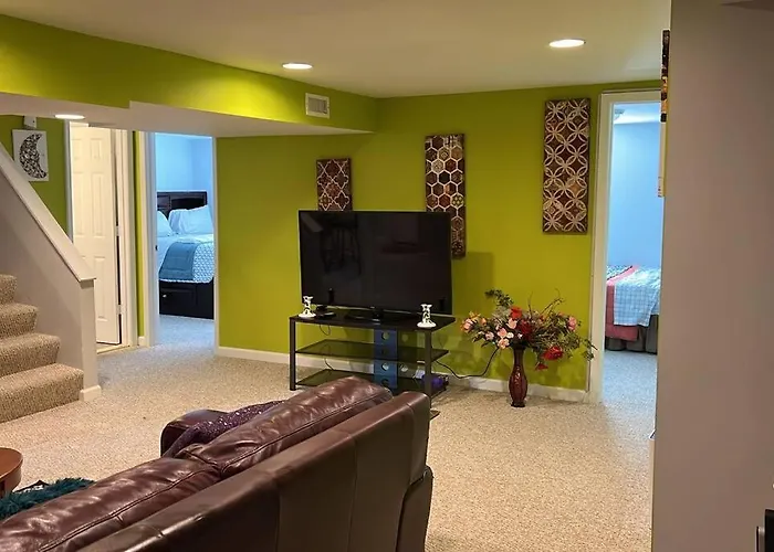 Lovely 2 Bedrooms Appartement, Laundry/Parking/Tv