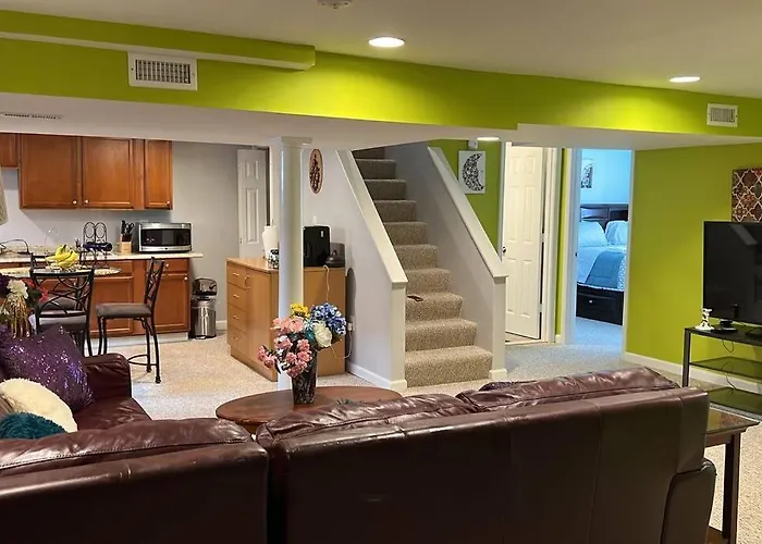 Lovely 2 Bedrooms Appartement, Laundry/Parking/Tv