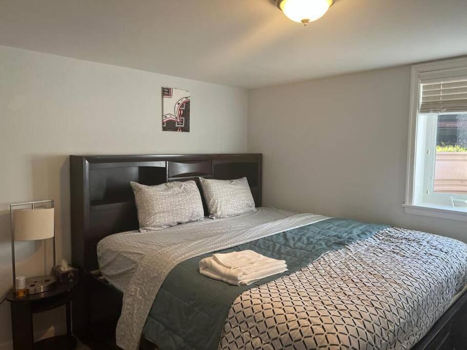 Lovely 2 Bedrooms Appartement, Laundry/parking/tv *