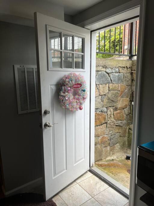 Lovely 2 Bedrooms Appartement, Laundry/parking/tv